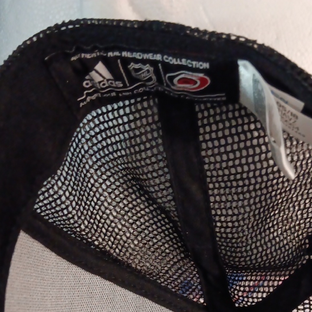 Carolina Hurricanes Adidas Black Mesh Cap with Red Logo - Picture 4 of 8